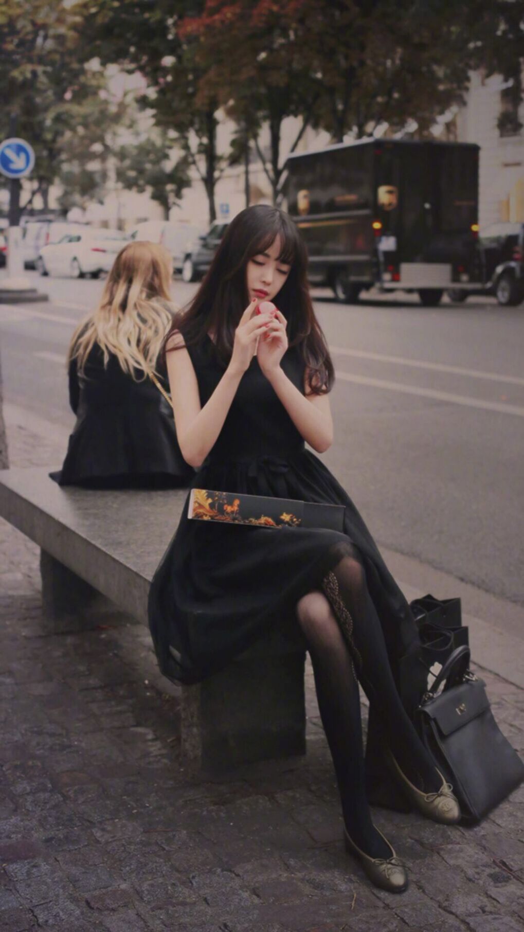 拜仁前插跑位频繁，牵制博卡防线，拜仁roca